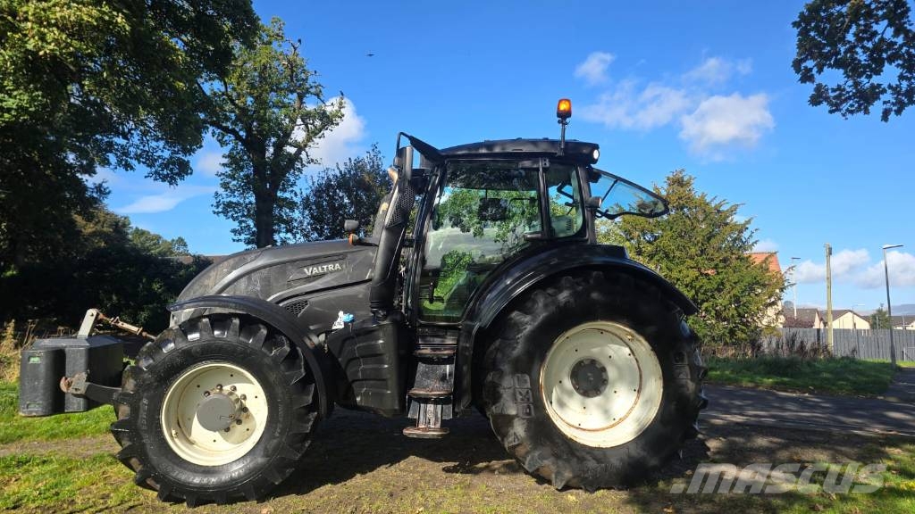 Valtra T 234 Traktori
