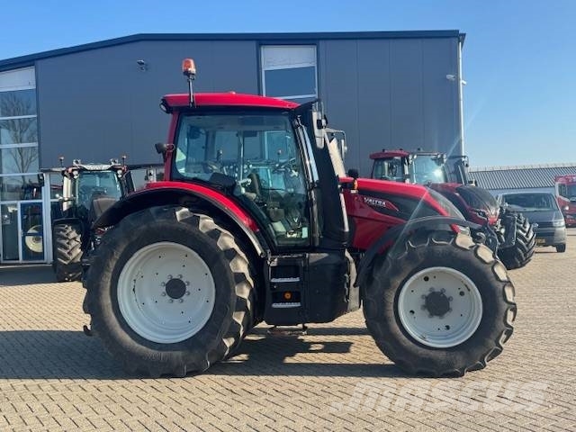 Valtra N134 Hitech Traktori
