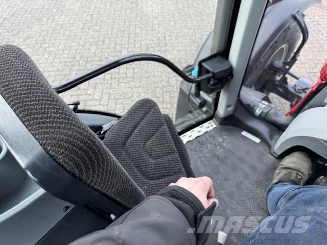Valtra N134 Hitech Traktori