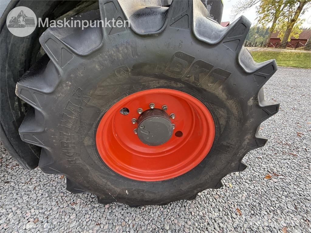 CLAAS Axion 810 Traktorit
