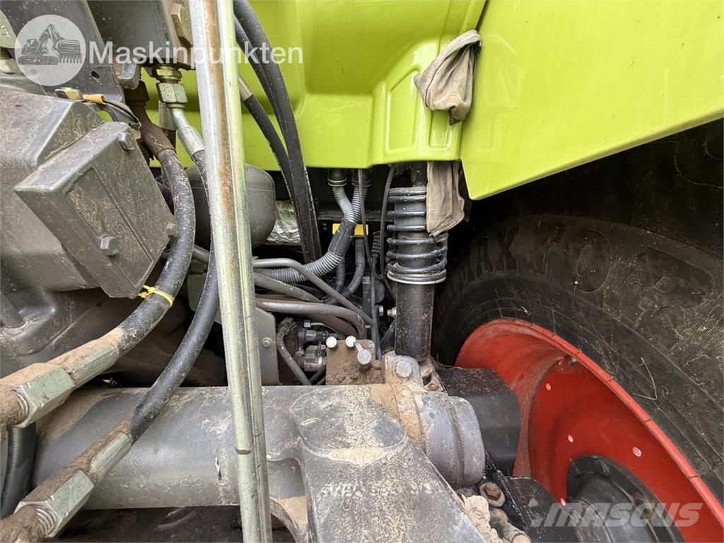 CLAAS Axion 810 Traktorit