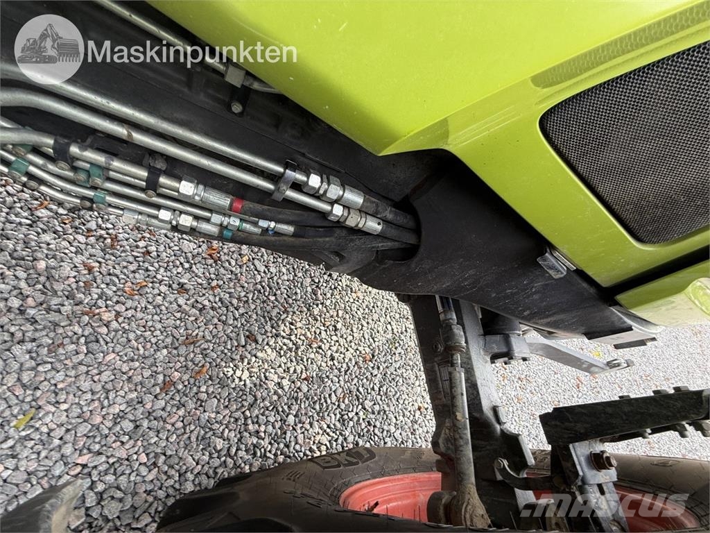 CLAAS Axion 810 Traktorit