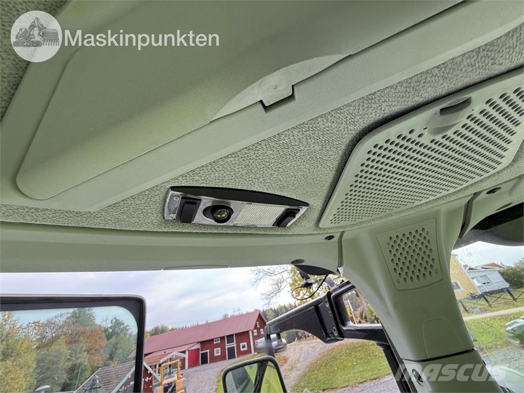 CLAAS Axion 810 Traktorit