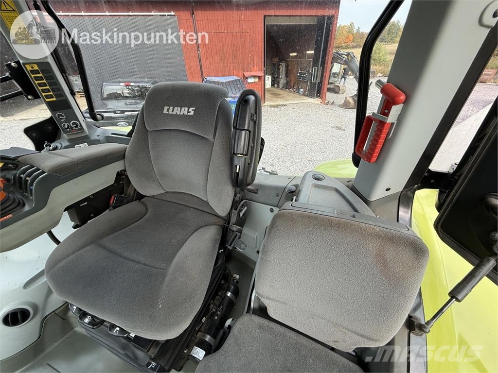 CLAAS Axion 810 Traktorit