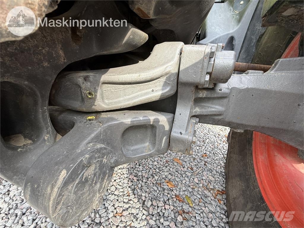CLAAS Axion 810 Traktorit