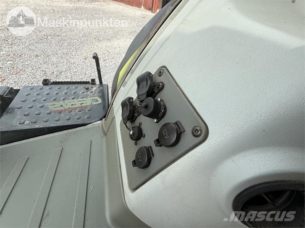 CLAAS Axion 810 Traktorit