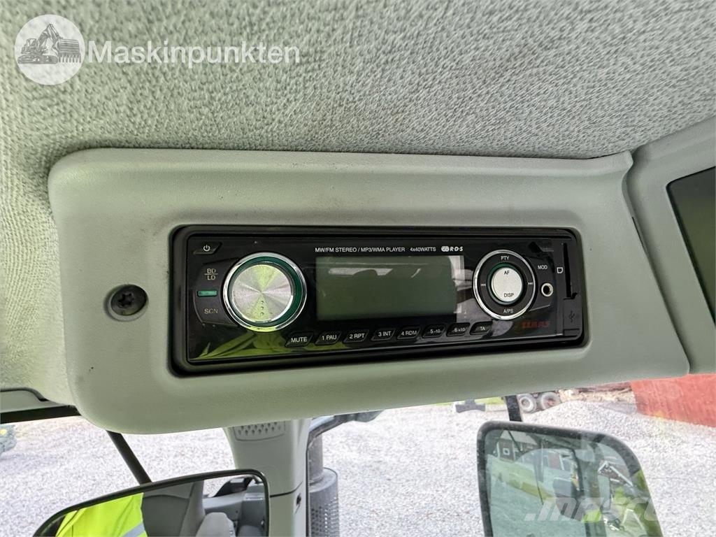 CLAAS Axion 810 Traktorit