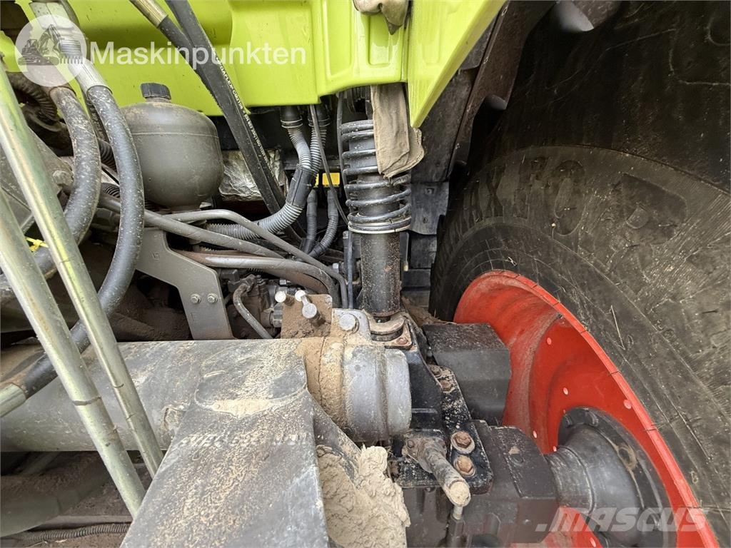 CLAAS Axion 810 Traktorit