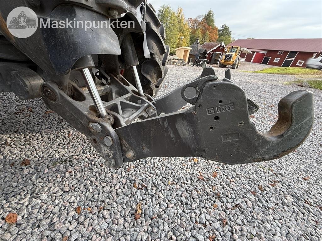 CLAAS Axion 810 Traktorit