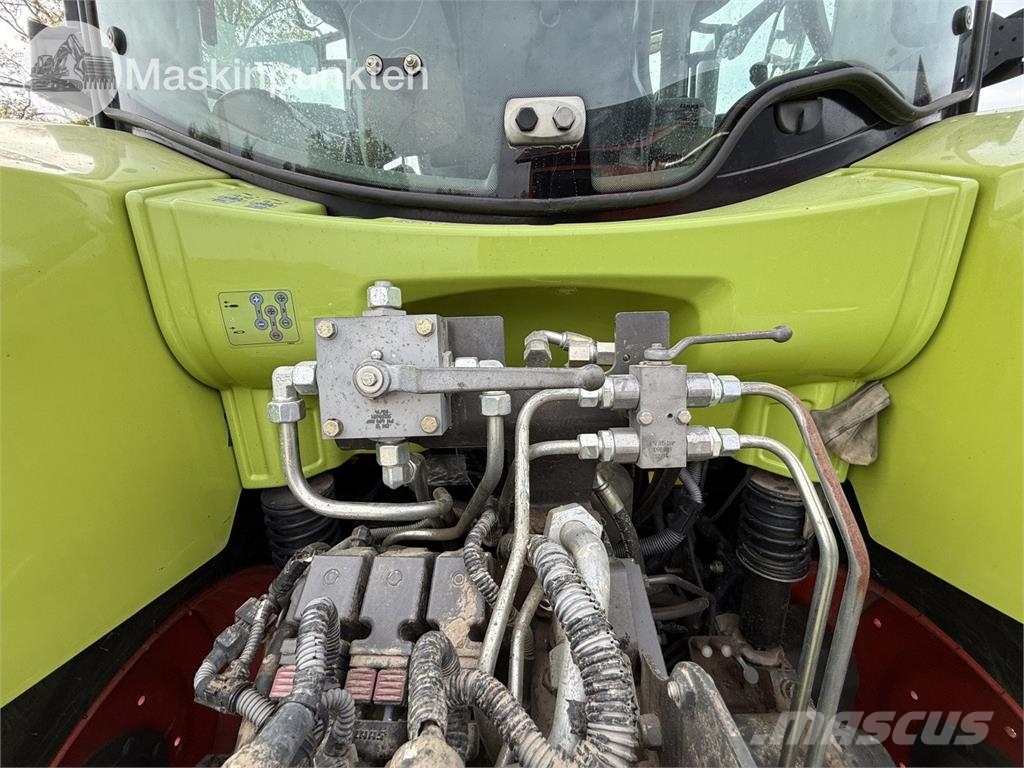 CLAAS Axion 810 Traktorit