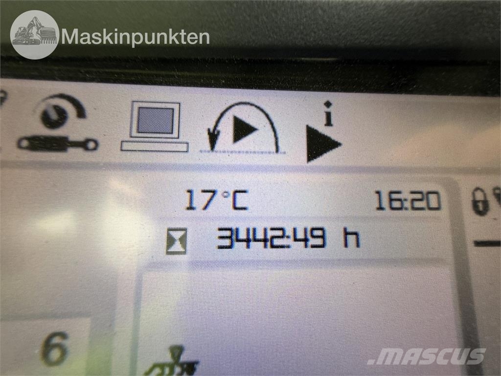 CLAAS Axion 810 Traktorit