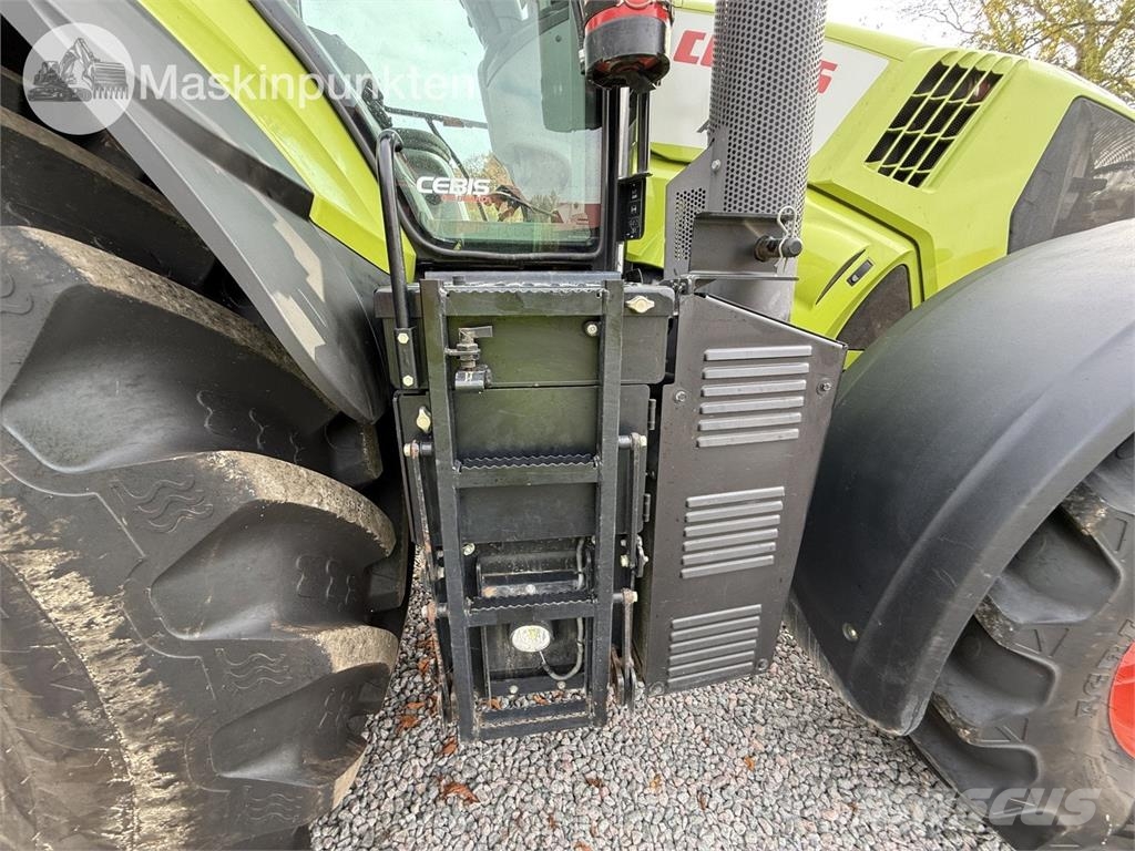 CLAAS Axion 810 Traktorit