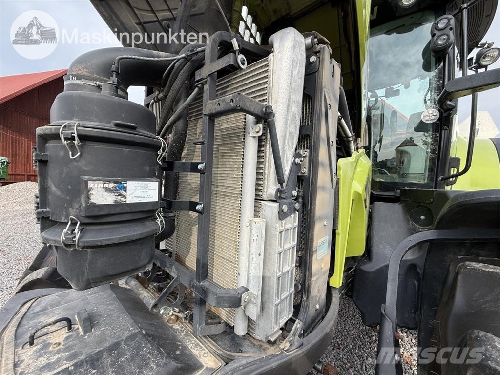 CLAAS Axion 810 Traktorit