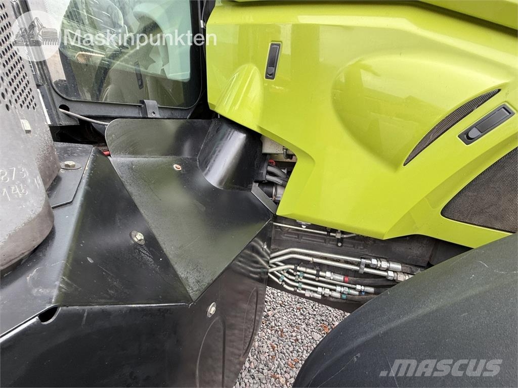 CLAAS Axion 810 Traktorit