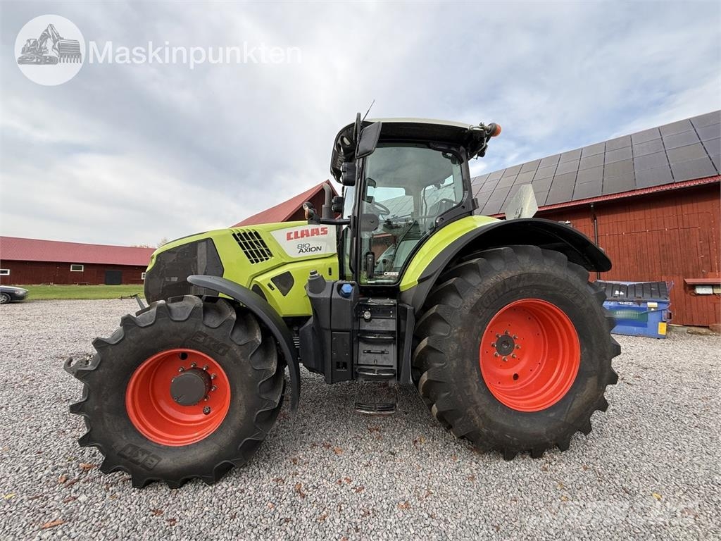 CLAAS Axion 810 Traktorit