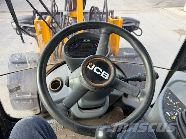 JCB 407 Incarcator pe pneuri