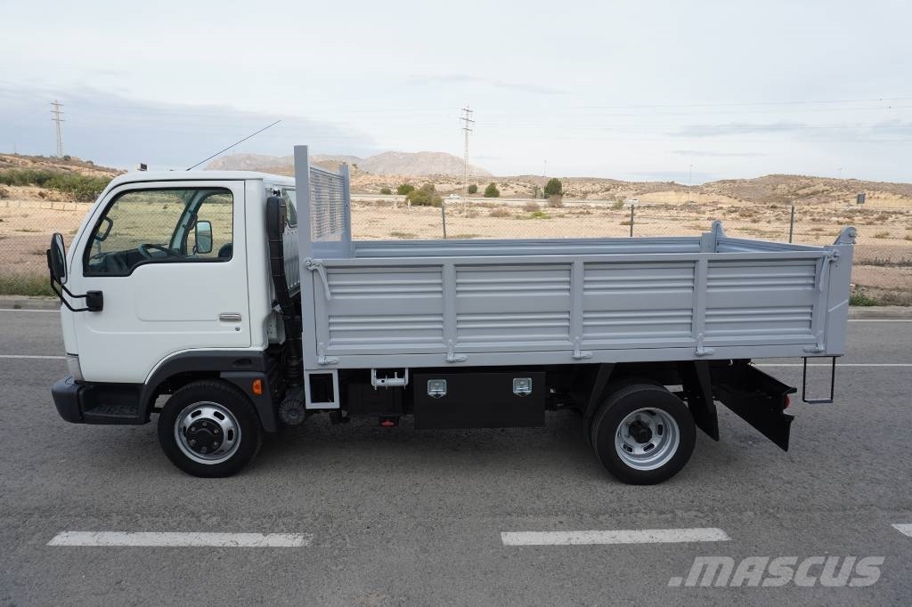 Nissan CABSTAR 45.16 BASCULANTE Kleinholztransporter
