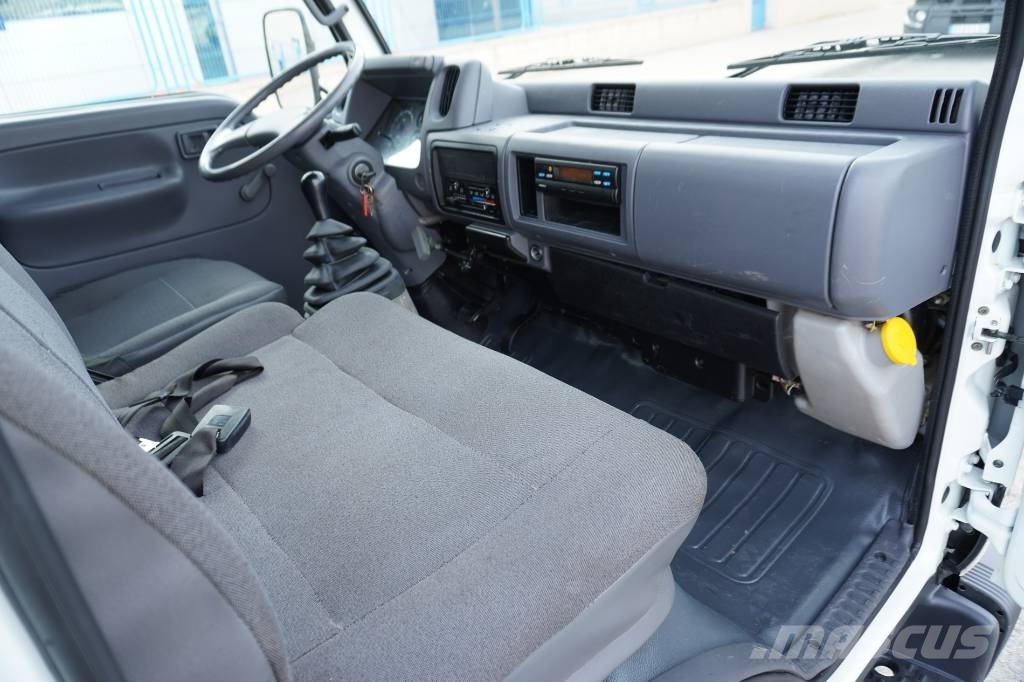 Nissan CABSTAR 45.16 BASCULANTE Kleinholztransporter