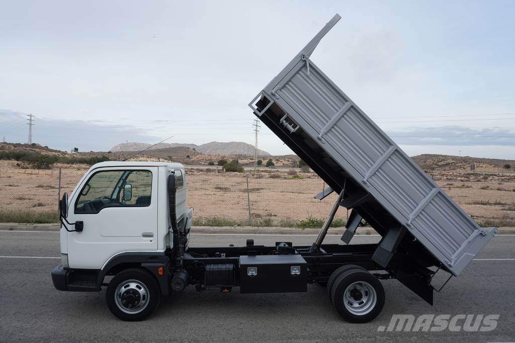 Nissan CABSTAR 45.16 BASCULANTE Kleinholztransporter