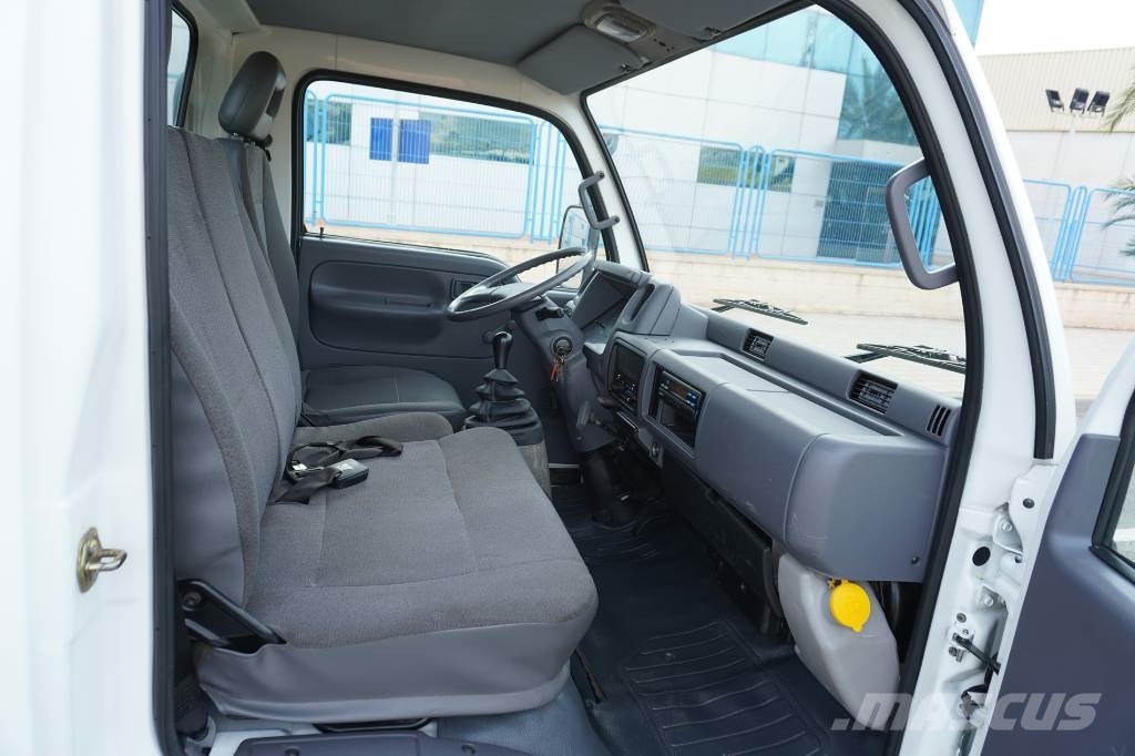 Nissan CABSTAR 45.16 BASCULANTE Kleinholztransporter