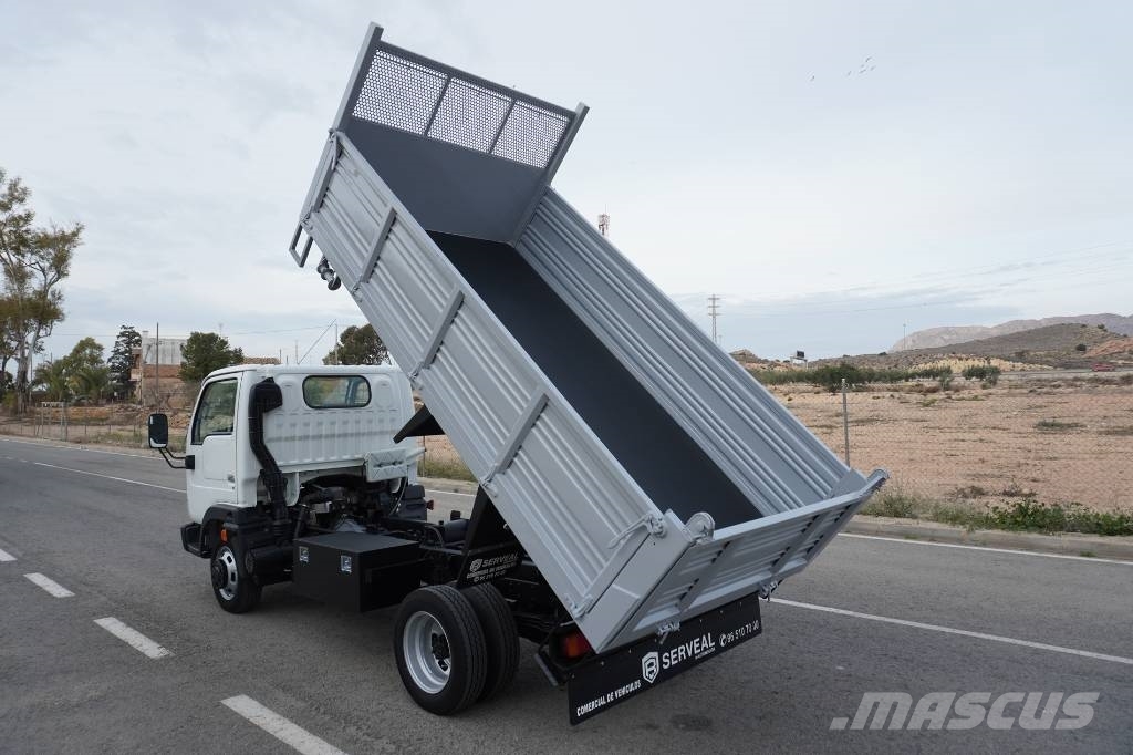 Nissan CABSTAR 45.16 BASCULANTE Kleinholztransporter