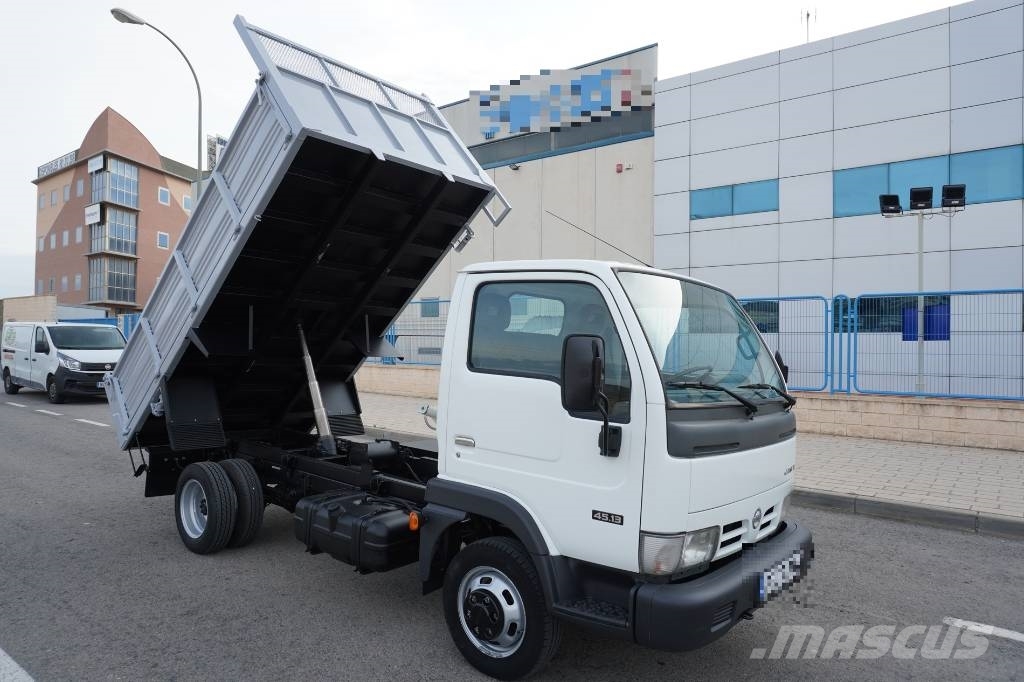 Nissan CABSTAR 45.16 BASCULANTE Kleinholztransporter