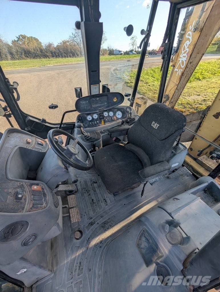 CAT 428 D Tractopelle