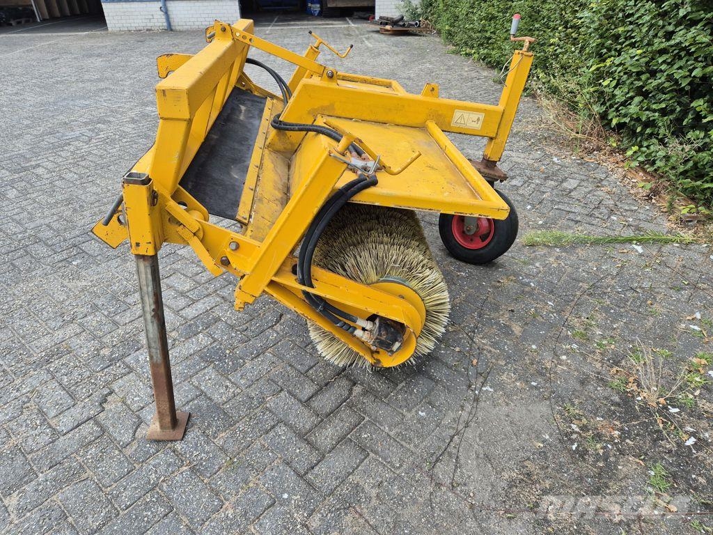Ahlmann AZ 95/1000 AB-2000 Veegmachine كناسات