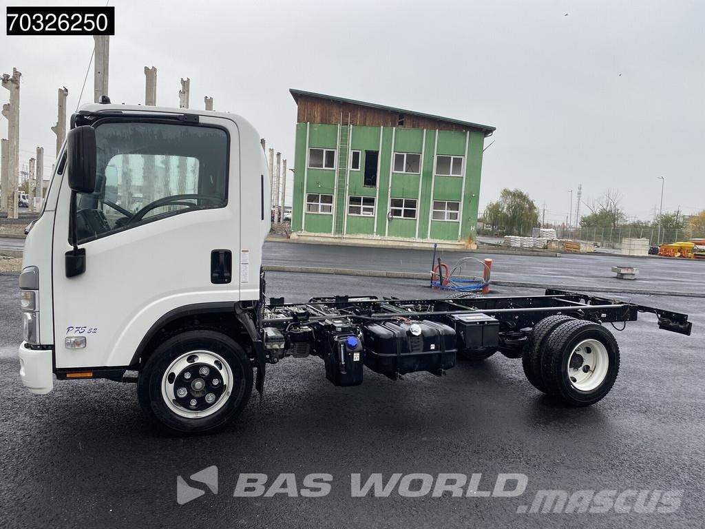 Isuzu P75 5.2 4X2 NEW! 7,5T Chassis 330cm Automatic Euro Camiones con chasís y cabina