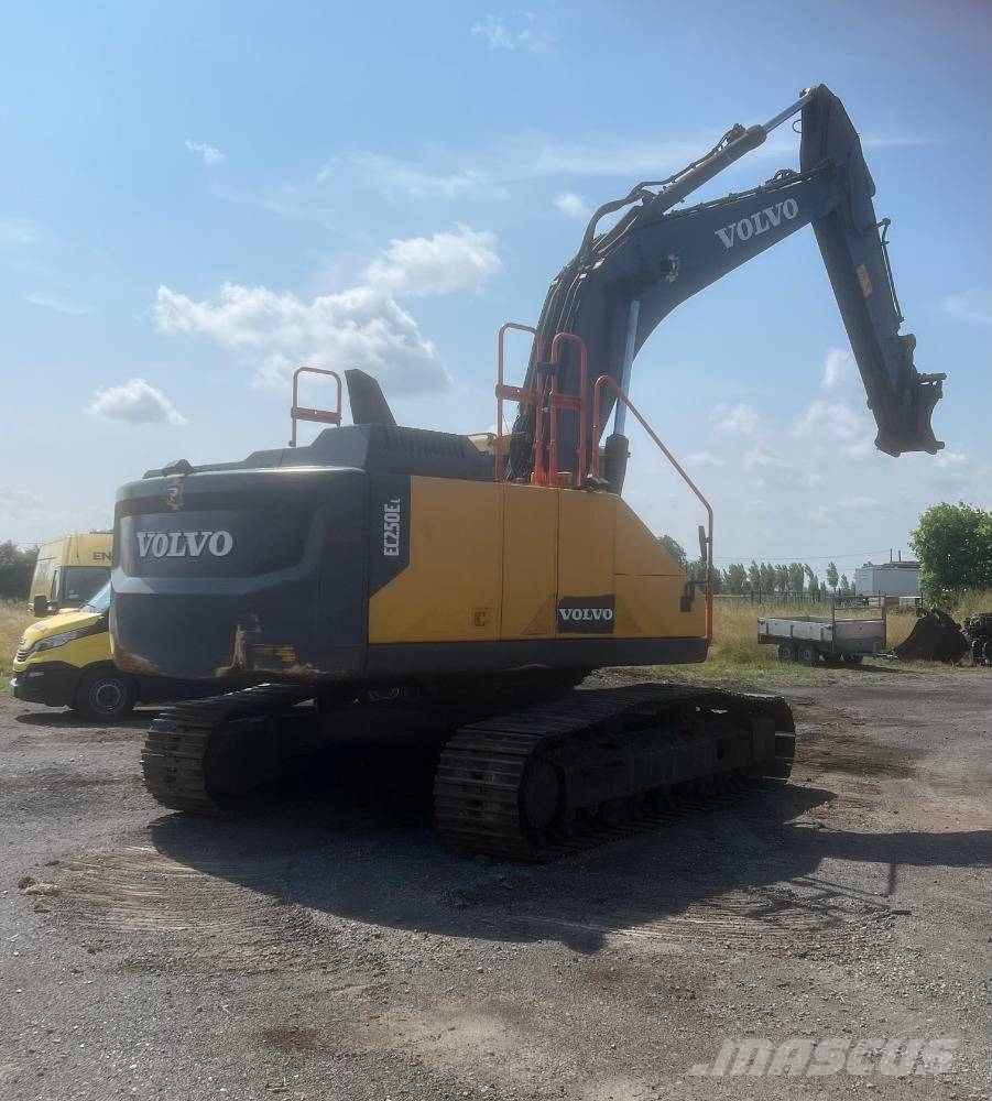 Volvo EC 250 EL Paletli ekskavatörler