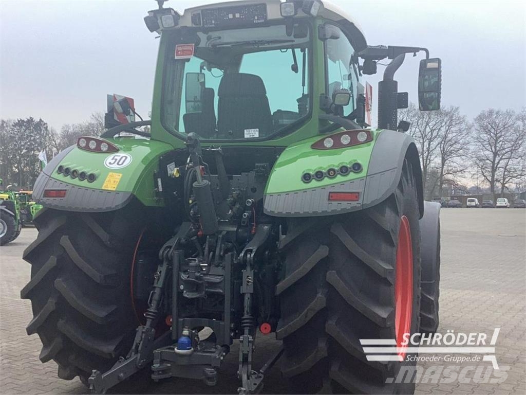 Fendt 724 VARIO S4 PROFI PLUS Tractors