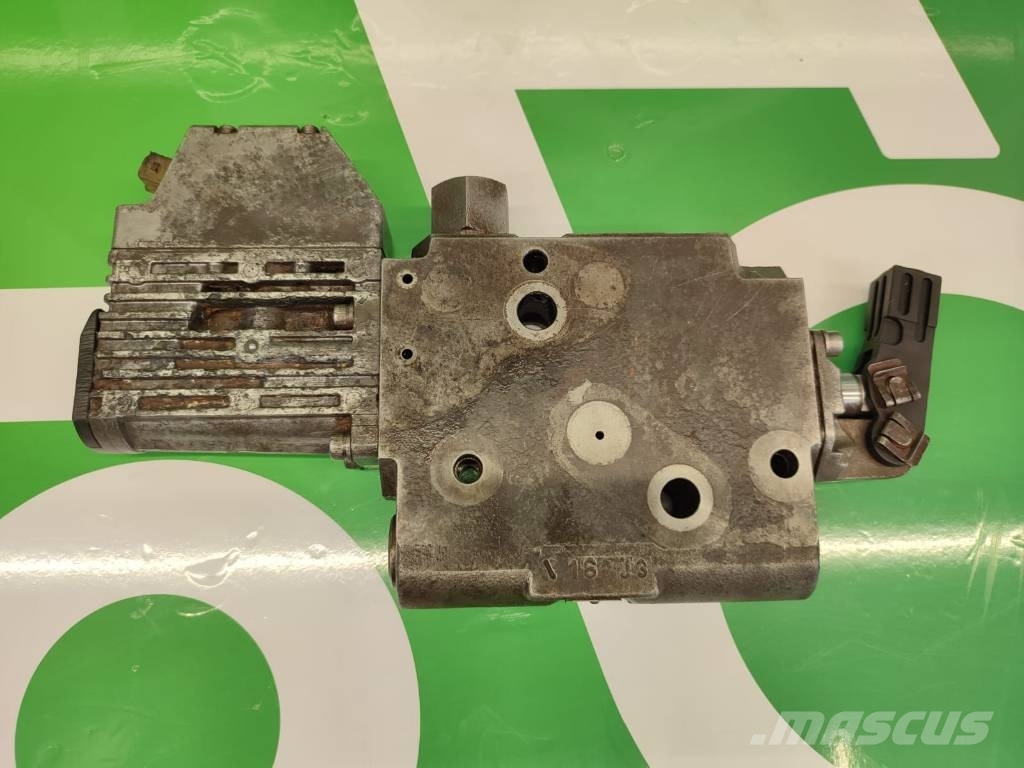 Fendt 716 Vario Hydraulic Valve Section 0521610563 Bosch Hüdraulika