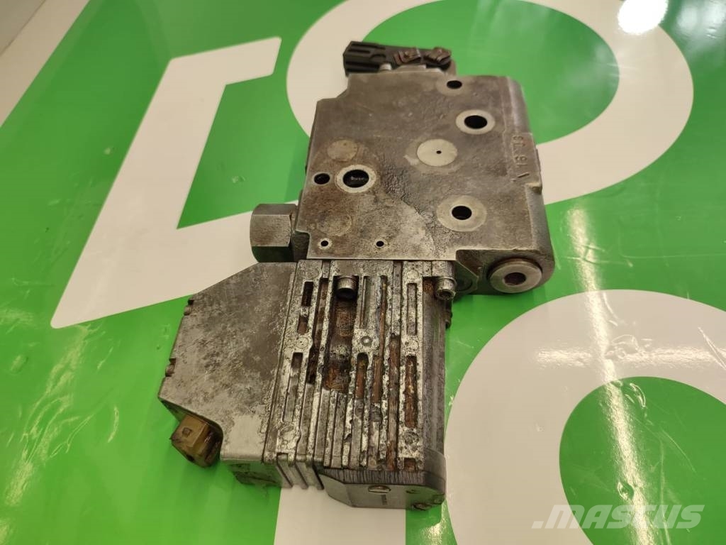 Fendt 716 Vario Hydraulic Valve Section 0521610563 Bosch Hüdraulika