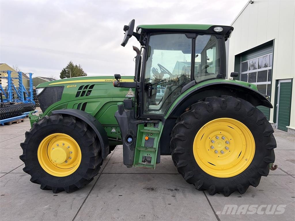 John Deere 6145R Tractoare