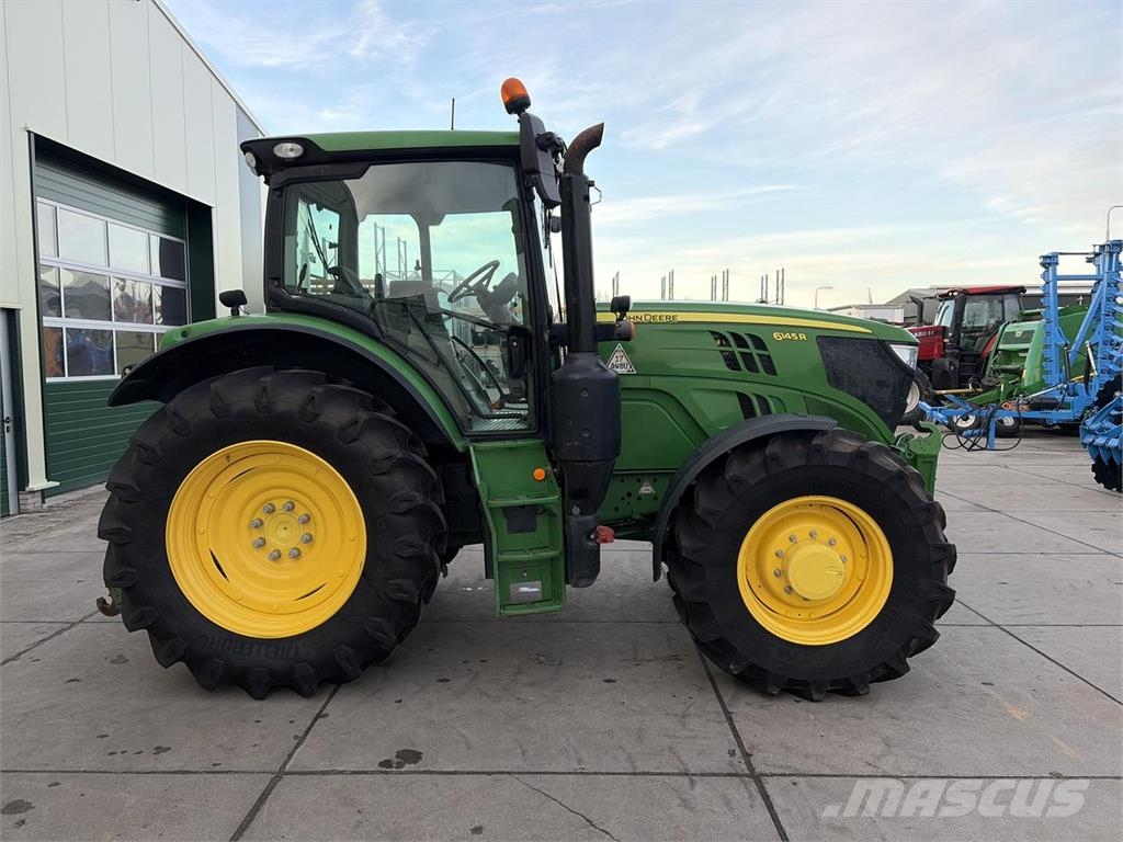 John Deere 6145R Tractoare