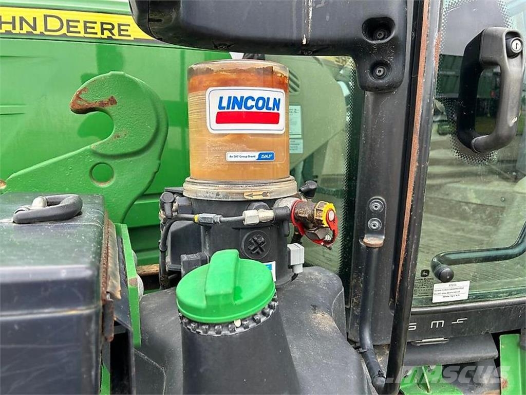 John Deere 6215R Traktoren