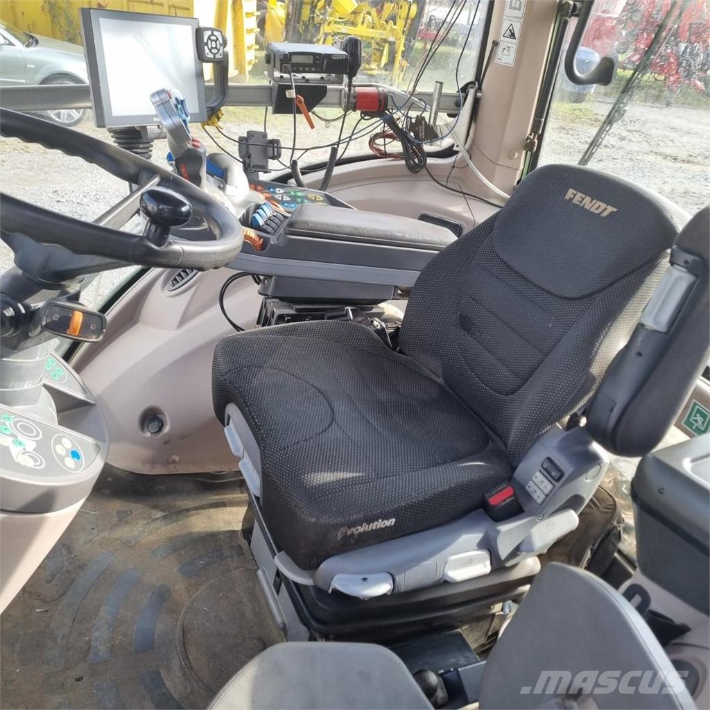 Fendt 828 Vario الجرارات