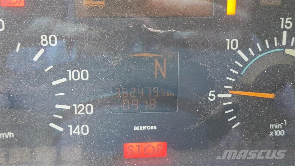 Mercedes-Benz ACTROS 3340 6X6 + SCHWING KVM 34 Chassis met cabine