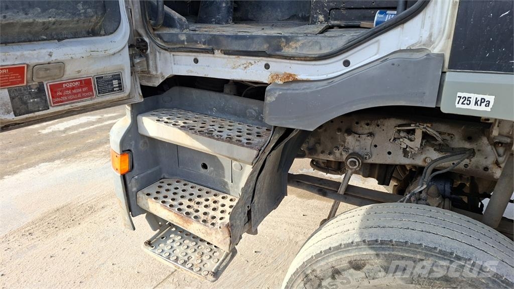 Mercedes-Benz ACTROS 3340 6X6 + SCHWING KVM 34 Chassis met cabine