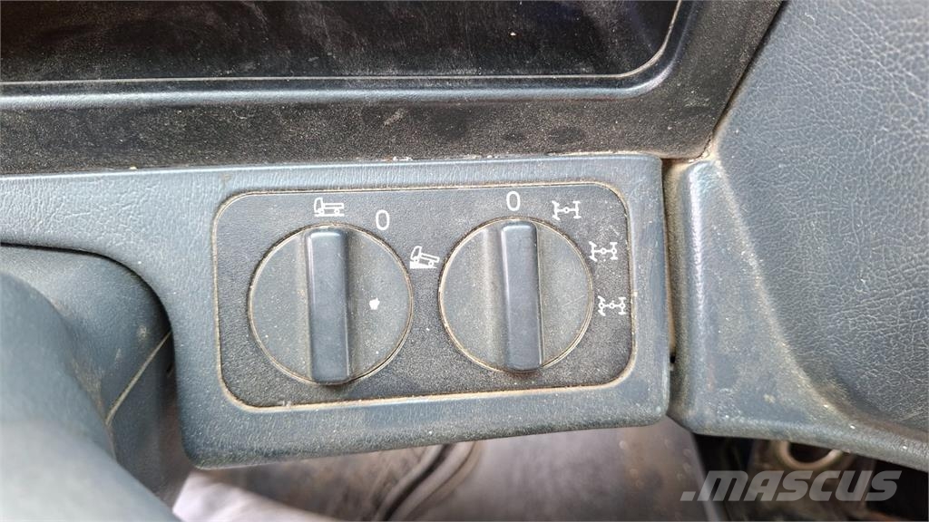 Mercedes-Benz ACTROS 3340 6X6 + SCHWING KVM 34 Chassis met cabine