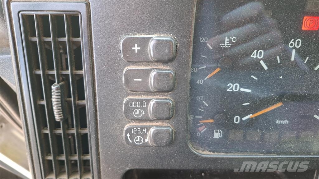Mercedes-Benz ACTROS 3340 6X6 + SCHWING KVM 34 Chassis met cabine