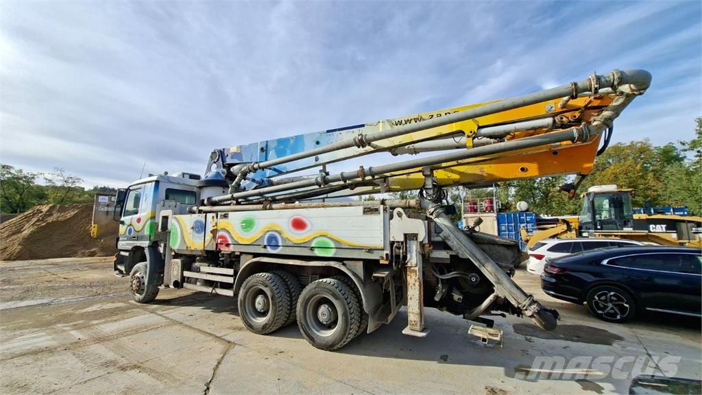 Mercedes-Benz ACTROS 3340 6X6 + SCHWING KVM 34 Chassis met cabine