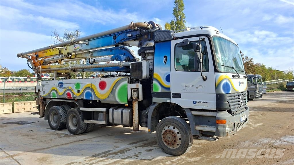 Mercedes-Benz ACTROS 3340 6X6 + SCHWING KVM 34 Chassis met cabine