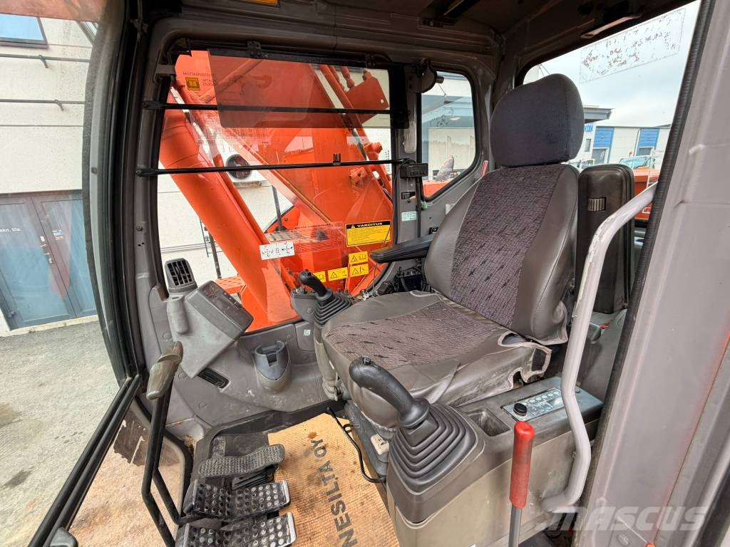 Hitachi ZX 225 USR Engcon EC226 Telakaivukoneet