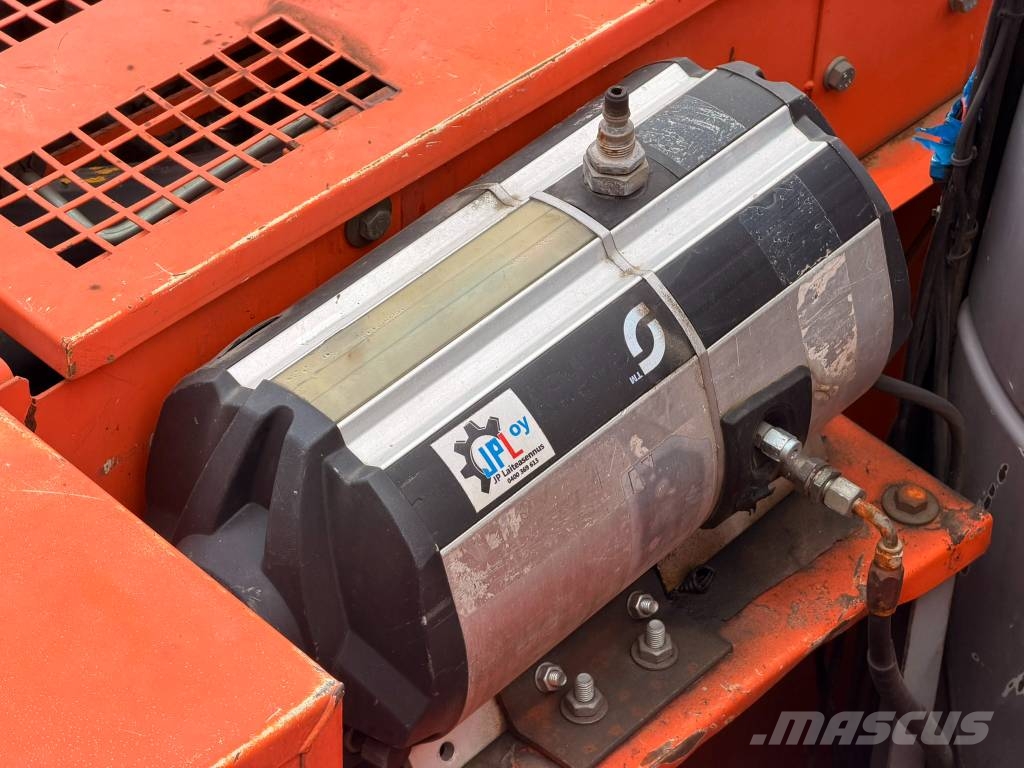 Hitachi ZX 225 USR Engcon EC226 Telakaivukoneet