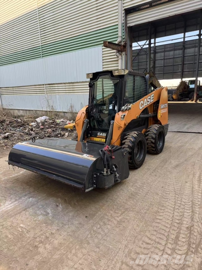 CASE SR 175 Skid steer mini nakladalci