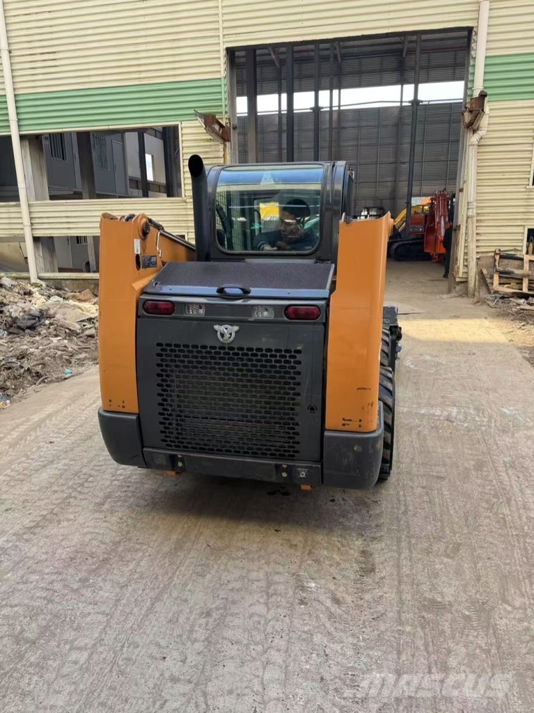 CASE SR 175 Skid steer mini nakladalci