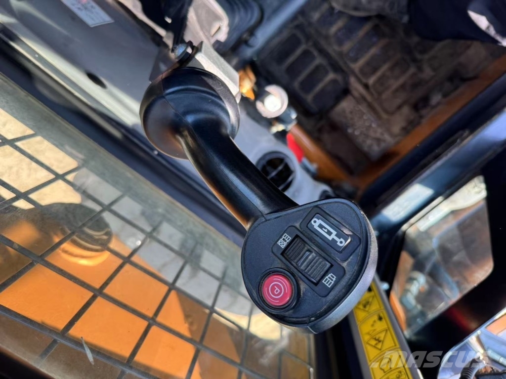 CASE SR 175 Skid steer mini nakladalci