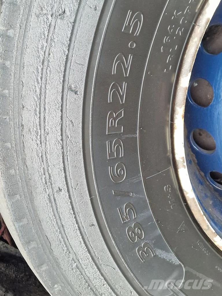 Volvo FM 13.500 Globetrotter 8x4*4 - Cable system / 3 si Camiones elevadores de gancho