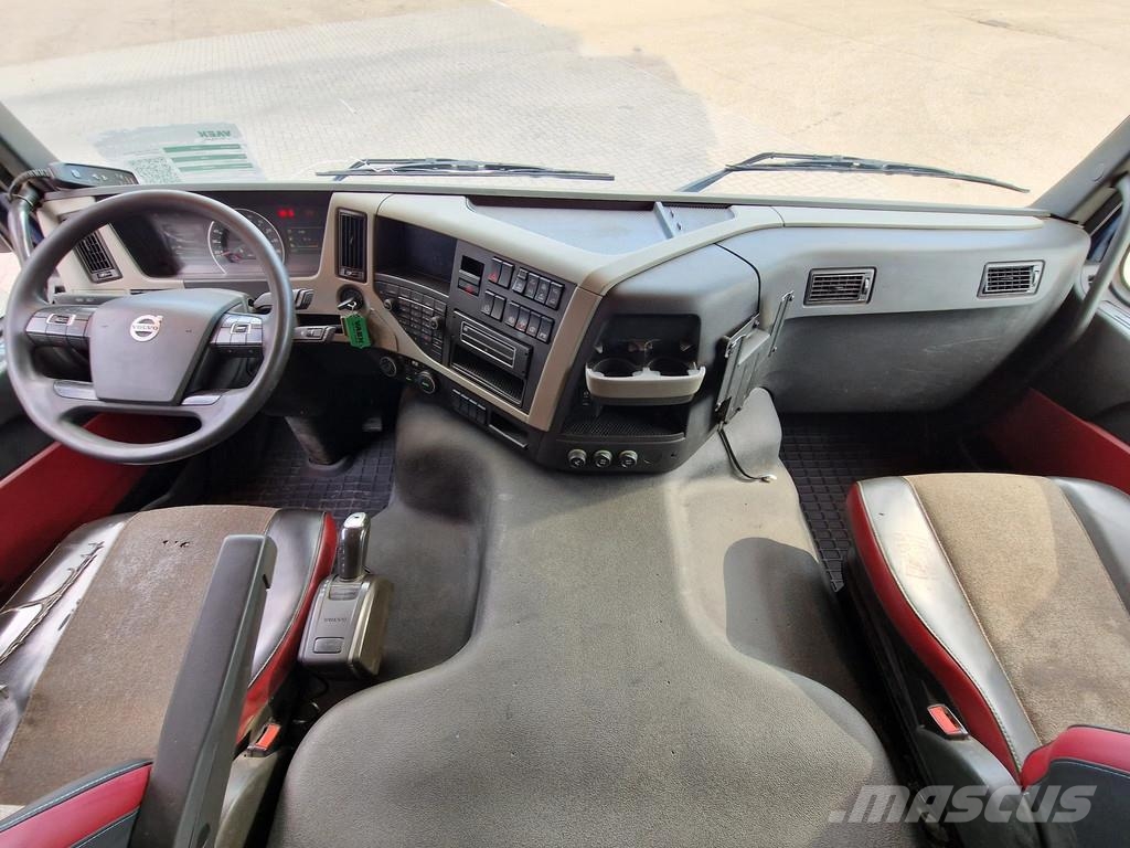 Volvo FM 13.500 Globetrotter 8x4*4 - Cable system / 3 si Camiones elevadores de gancho